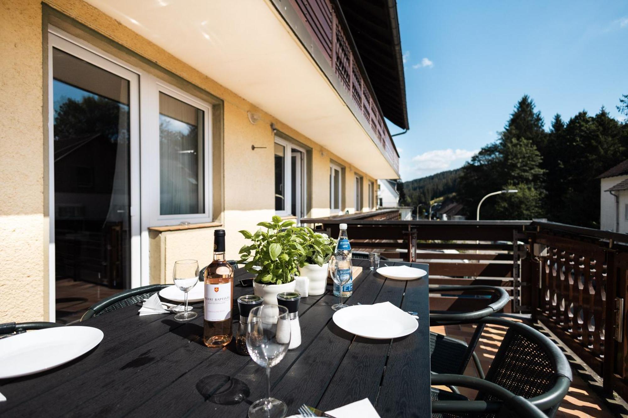 Apartmenthaus Am Waldrand- Kueche - Fruehstueck - Balkon Wildemann Dış mekan fotoğraf
