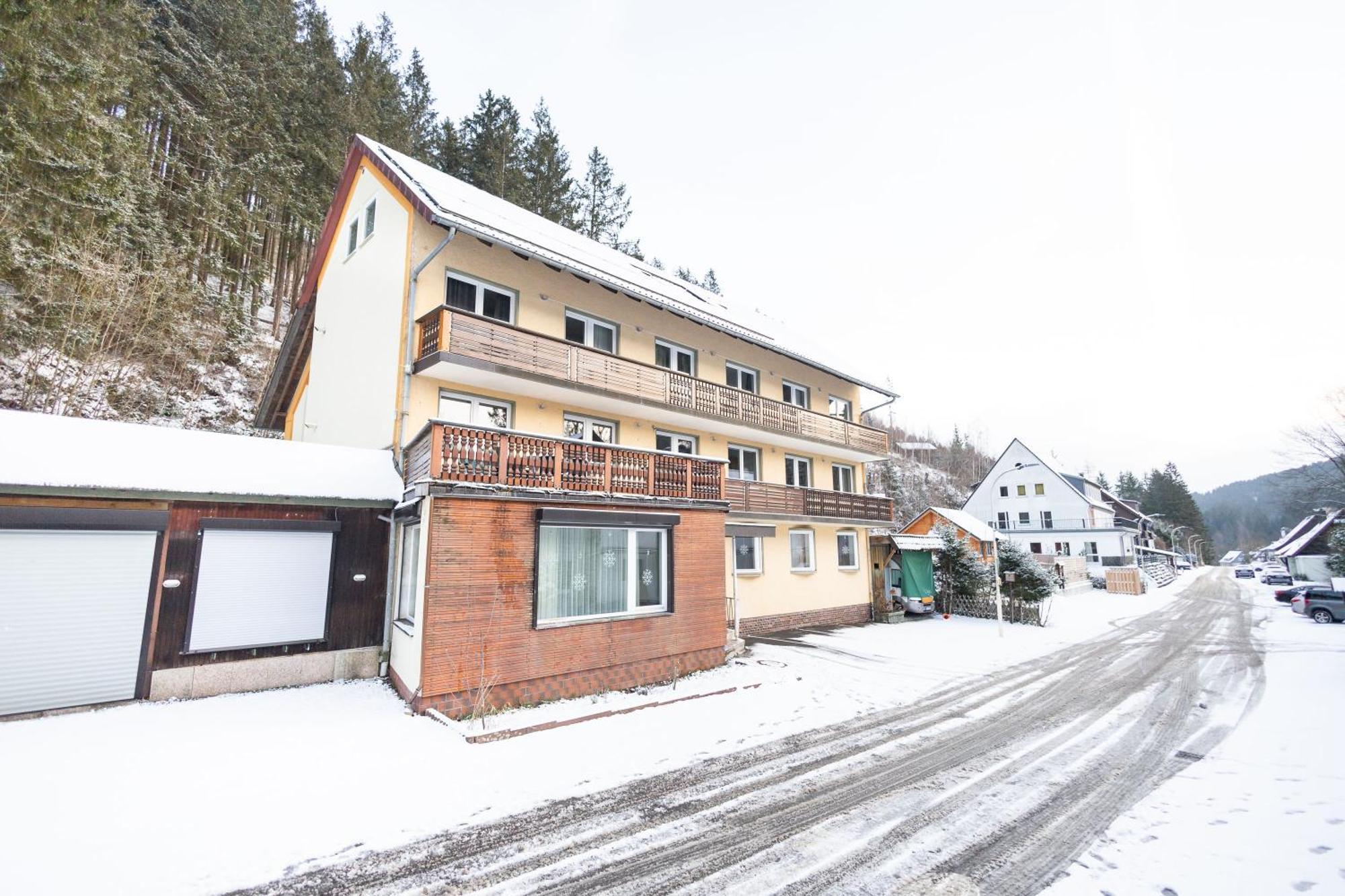 Apartmenthaus Am Waldrand- Kueche - Fruehstueck - Balkon Wildemann Dış mekan fotoğraf
